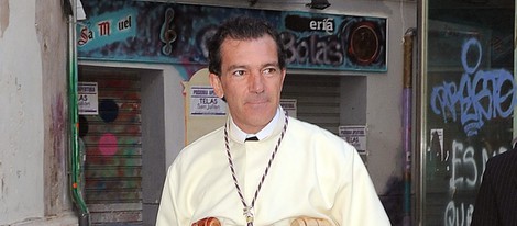 Antonio Banderas vestido de cofrade en la Semana Santa de Málaga 2013