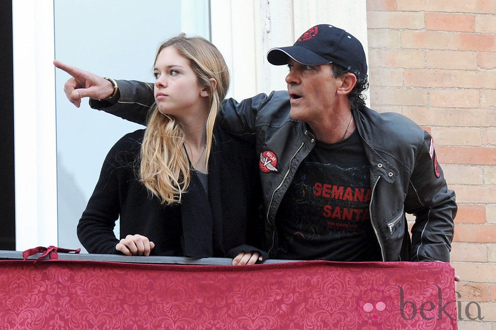 Antonio Banderas y su hija Stella del Carmen en la Semana Santa de Málaga 2013