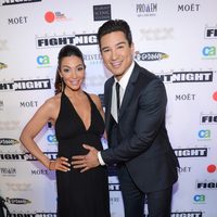 Mario Lopez y Courtney Mazza en la Celebrity Fight Night 2013