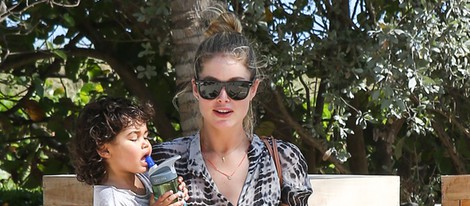 Doutzen Kroes con su hijo Phyllon James en Miami