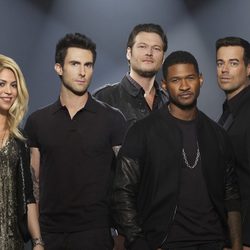 Shakira, Adam Levine, Blake Shelton, Usher y Carson Daly en 'The Voice'