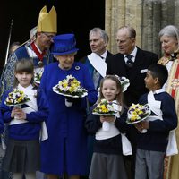 La Reina Isabel II y el Duque de Edimburgo en el 'Maundy Money' 2013