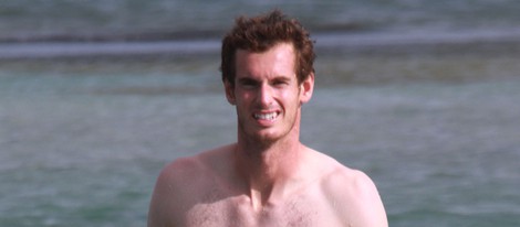 Andy Murray celebra su victoria en el Masters 1000 de Miami en la playa