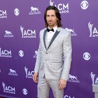 Jake Owen en la alfombra roja de los Premios de Música Country 2013