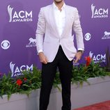 Luke Bryan en la alfombra roja de los Premios de Música Country 2013