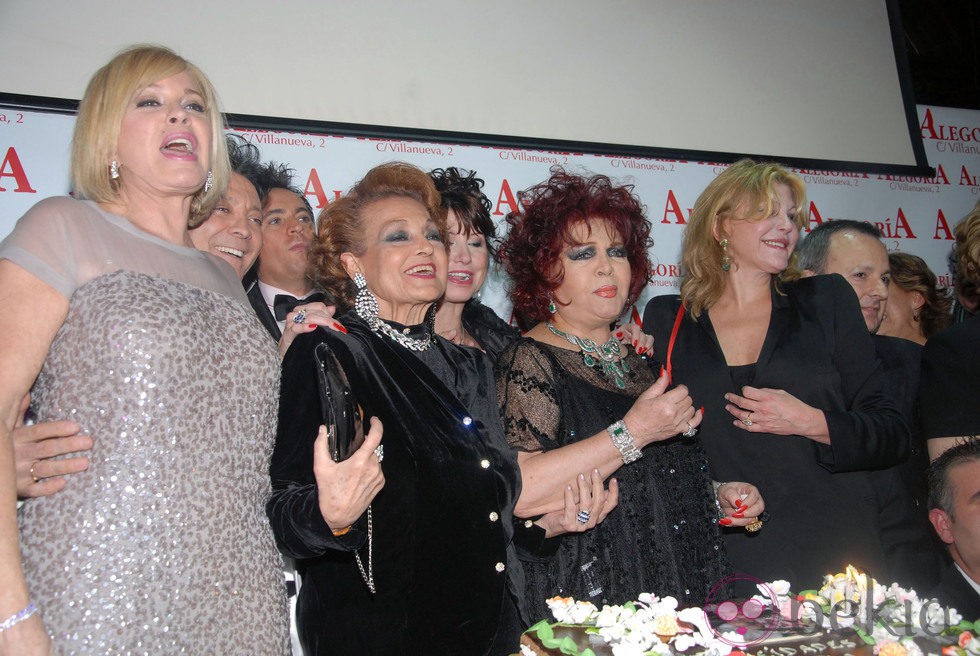 Sara Montiel junto a Bárbara Rey, Carmen Sevilla y Tita Cervera