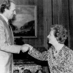 Margaret Thatcher junto al rey Juan Carlos I 