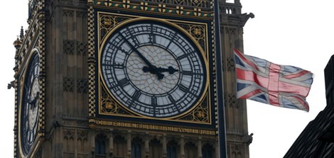 Banderas a media asta por la muerte de Margaret Thatcher