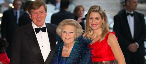 Beatriz, Guillermo y Máxima de Holanda en el Jubileo del Royal Concert Building