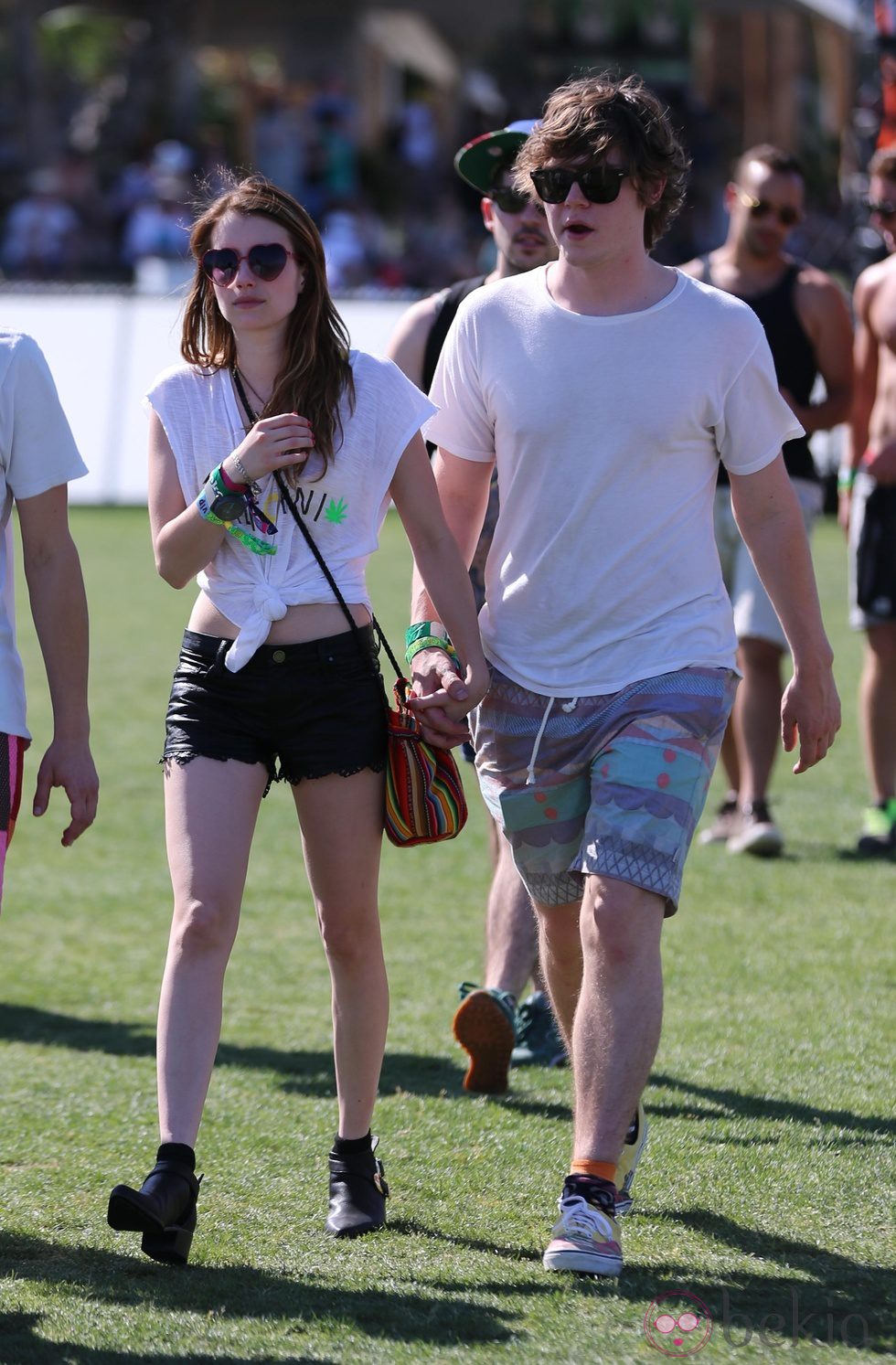 Emma Roberts y Evan Peters en el Festival de Coachella 2013