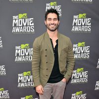 Tyler Hoechlin en la alfombra roja de los MTV Movie Awards 2013