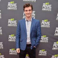 Beau Mirchoff en la alfombra roja de los MTV Movie Awards 2013