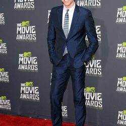 Tom Hiddleston en la alfombra roja de los MTV Movie Awards 2013