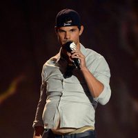 Taylor Lautner en la gala de los MTV Movie Awards 2013