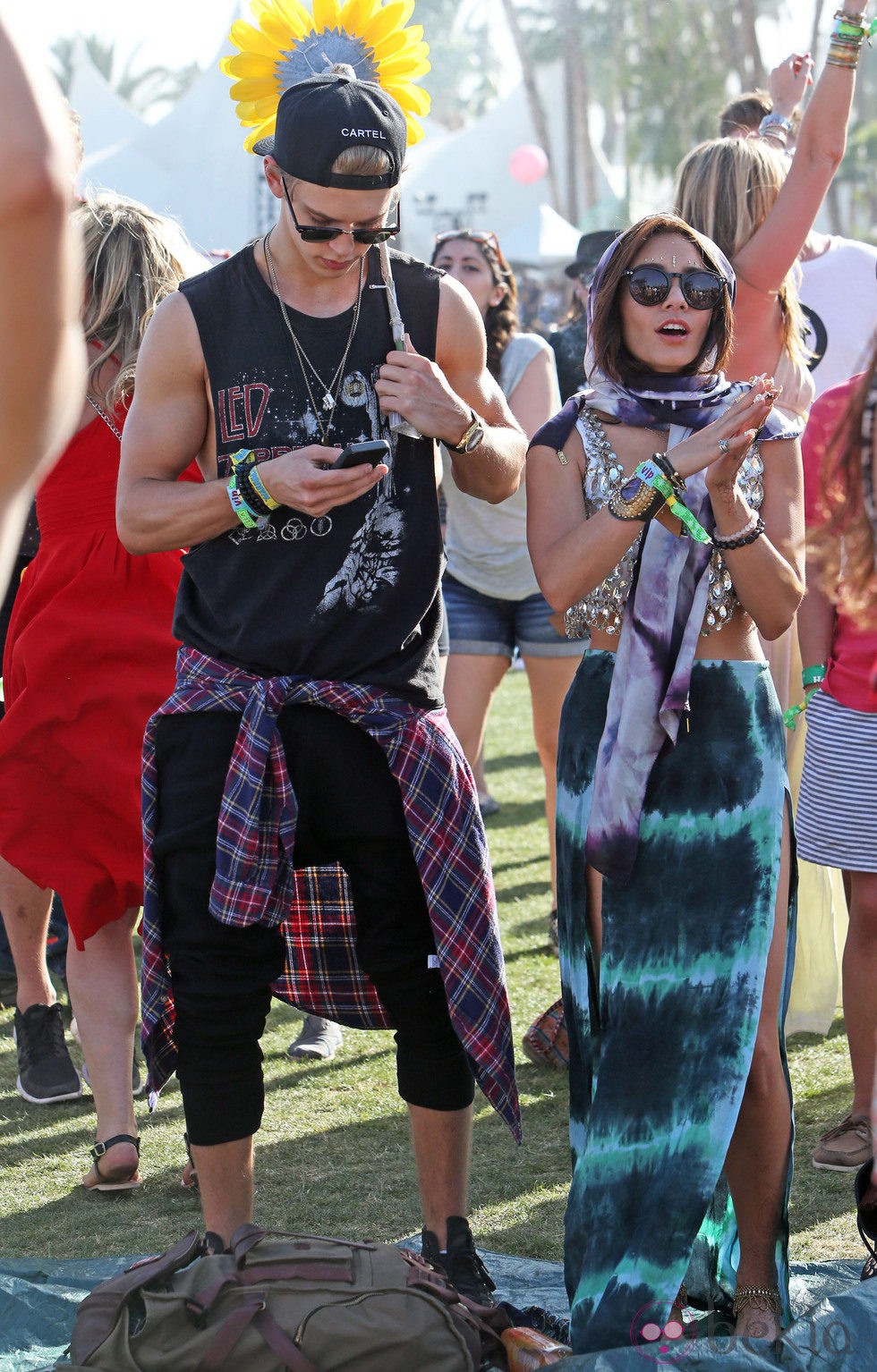 Vanessa Hudgens y Austin Butler en el Festival de Coachella 2013