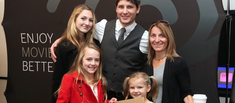 Peter Facinelli posa con sus tres hijas Luca, Lola y Fiona