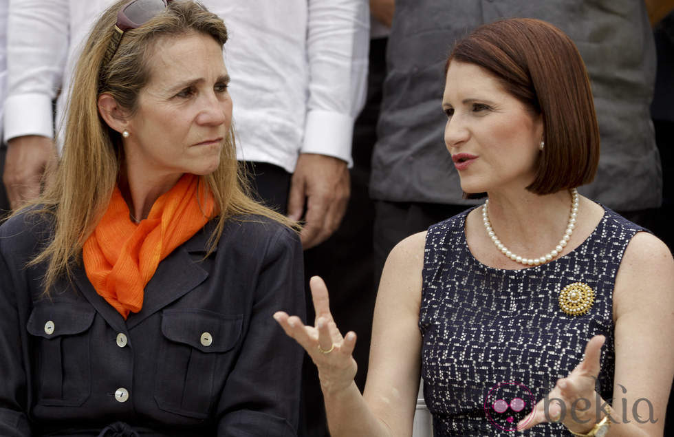 La Infanta Elena y la Primera Dama de Panamá en la inauguración de un centro de atención infantil