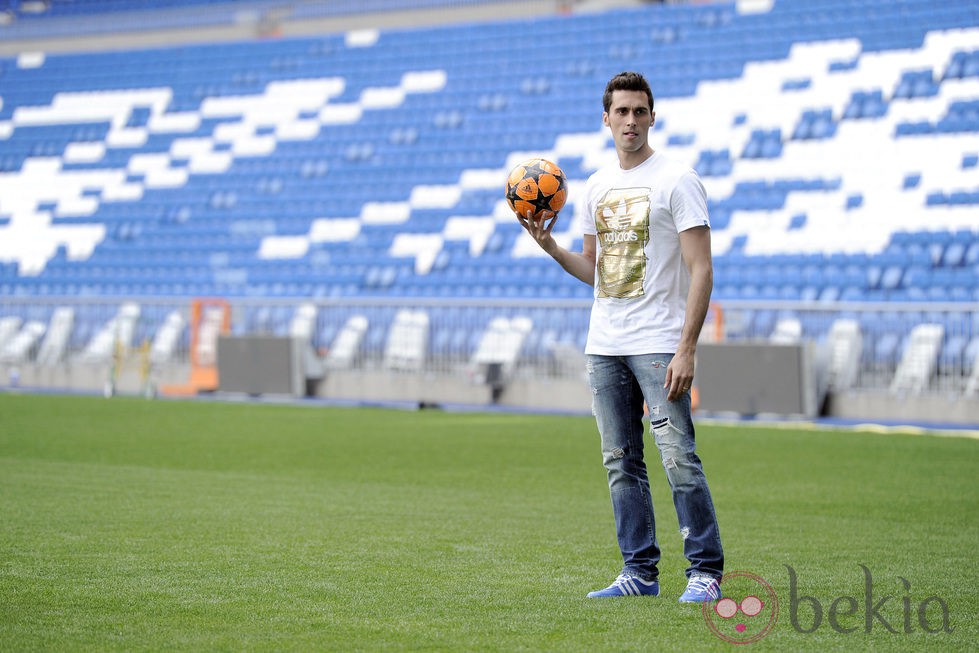 Álvaro Arbeloa ejerciendo de entrenador de un grupo de niños discapacitados