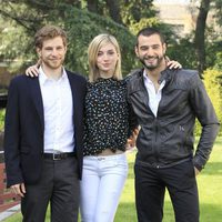 Álvaro Cervantes, María Valverde y Antonio Velázquez en 'Hermanos'