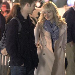 Andrew Garfield y Emma Stone, muy sonrientes en el rodaje de 'The Amazing Spider-Man 2'