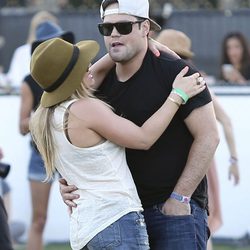 Hilary Duff y Mike Comrie en el Festival de Coachella 2013