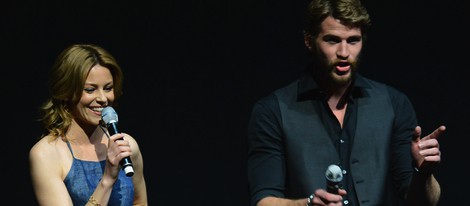 Elizabeth Banks y Liam Hemsworth presentan 'Los Juegos del Hambre: En llamas' en la CinemaCon 2013