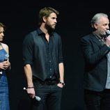 Elizabeth Banks, Liam Hemsworth y Francis Lawrence presentan 'Los Juegos del Hambre: En llamas' en la CinemaCon 2013