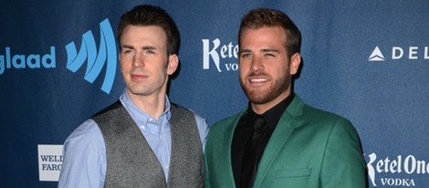 Chris y Scott Evans en los Glaad Media Awards 2013 en Los Angeles