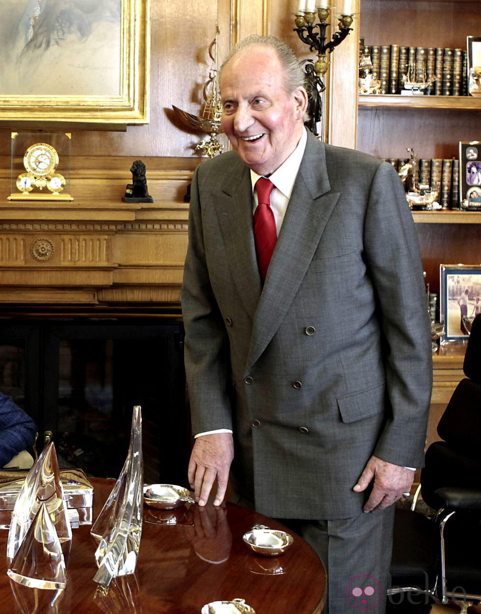 El Rey Juan Carlos retoma su agenda tras su operación de hernia discal