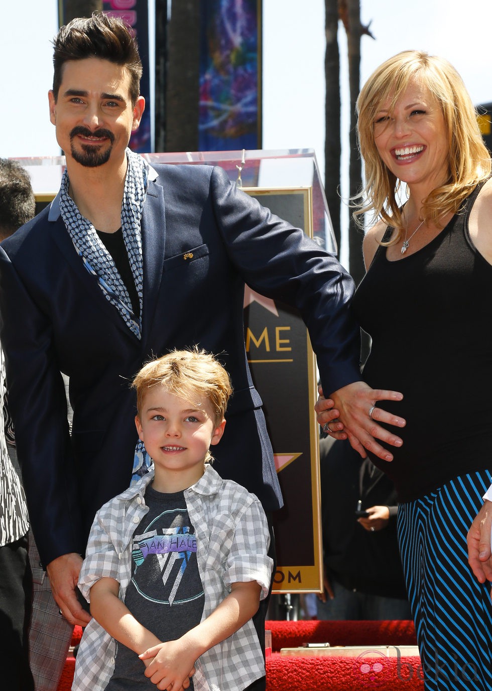 Kevin Richardson junto a su familia en el Paseo de la Fama de Hollywood