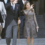 Los Príncipes de Asturias saludan al pueblo en la entrega del Premio Cervantes 2012