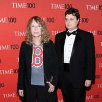 Mia Farrow y su hijo Fletcher Previn en la gala de la revista Time 2013