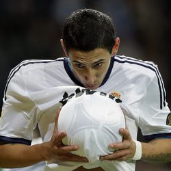 Ángel Di María dedica un gol a su mujer embarazada