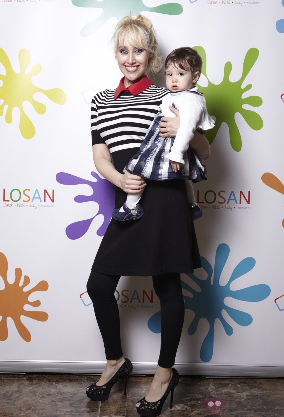 Innocence con su hija Scarlett en la inauguración de LOSAN KIDS en Madrid