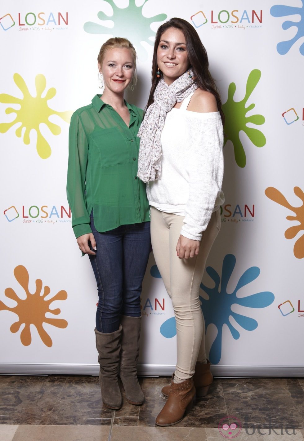 Las hermanas María Esteve y Celia Flores en la inauguración de LOSAN KIDS en Madrid