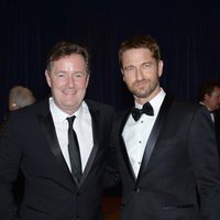 Piers Morgan y Gerard Butler en la 2013 White House Correspondents' Association