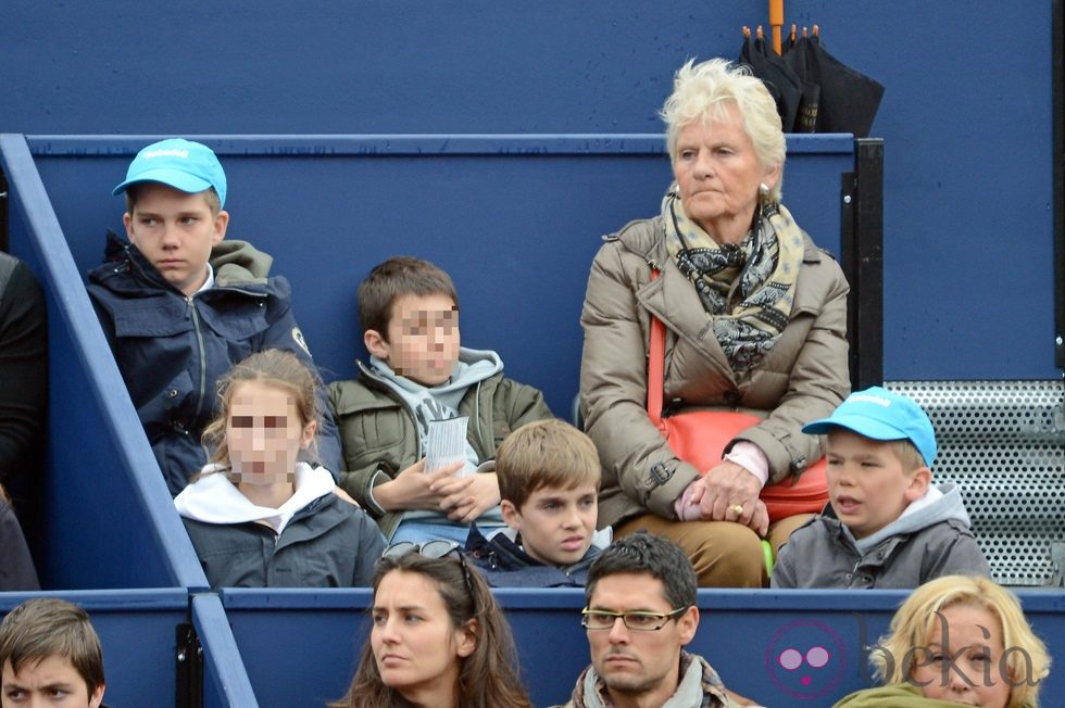 Claire Liebaert con sus nietos Juan, Pablo y Miguel Urdangarín en el Godó 2013