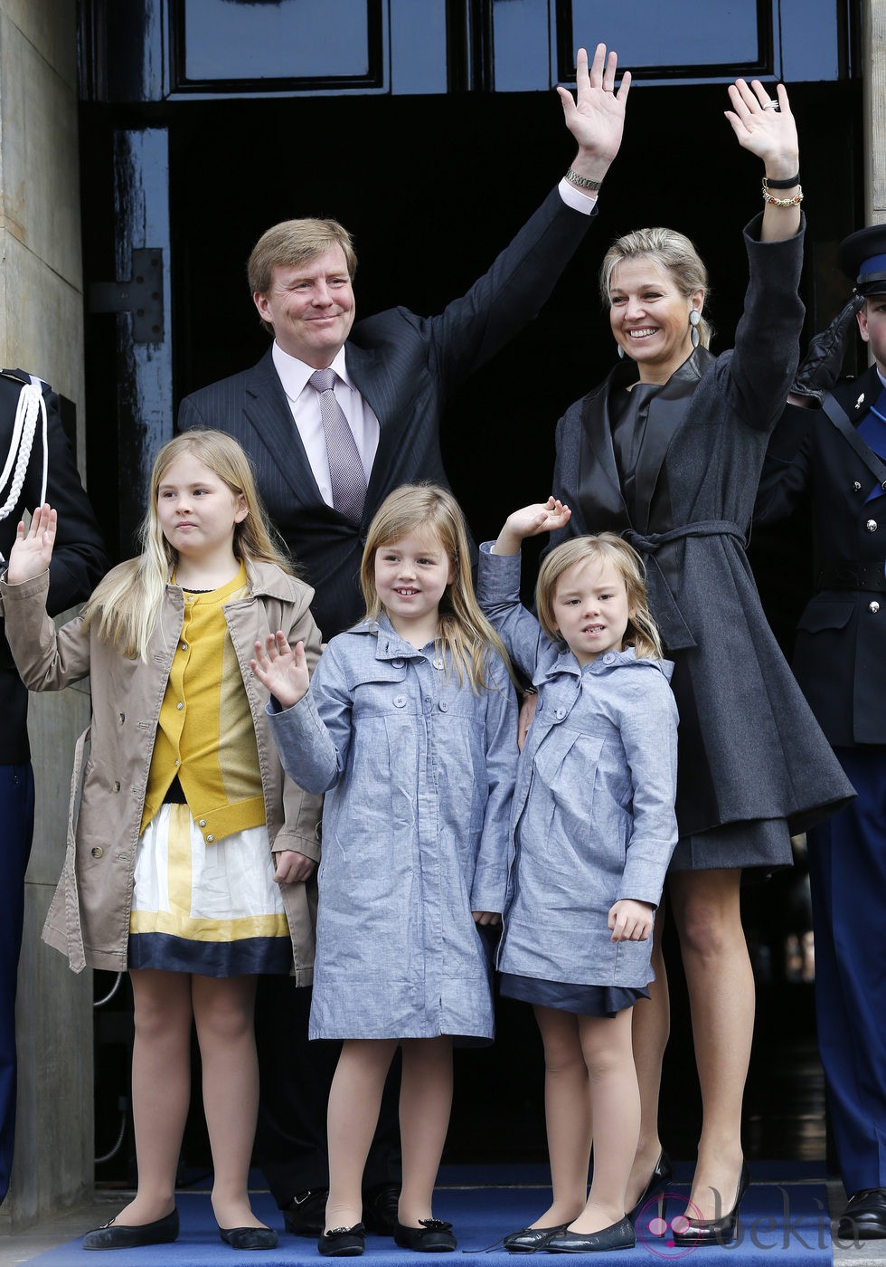 Guillermo y Máxima de Holanda y sus hijas ensayan para la coronación