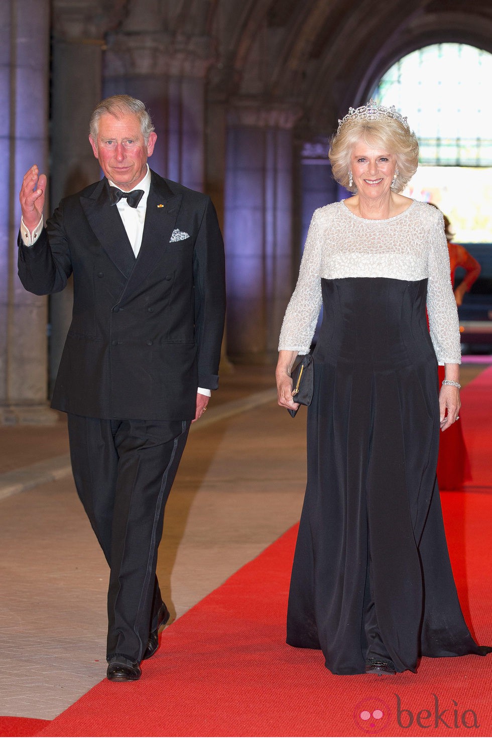 El príncipe Carlos de Inglaterra y Camila Parker en la cena previa a la abdicación de la Reina Beatriz de Holanda