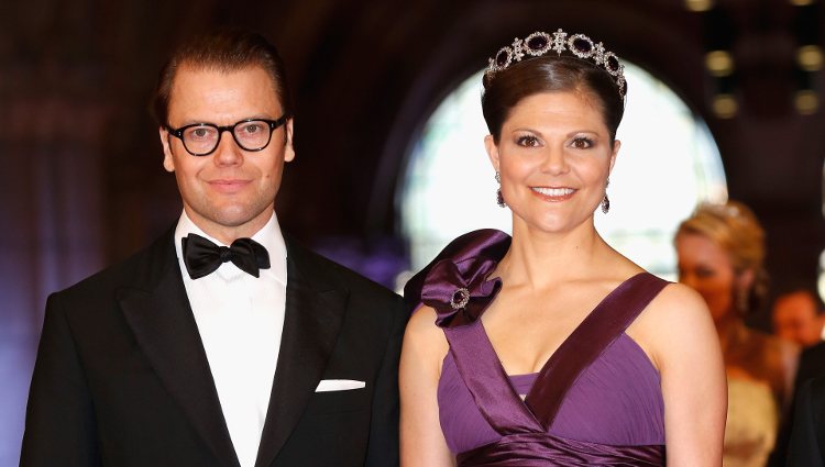 Los príncipes Daniel y Victoria de Suecia en la cena previa a la abdicación de la Reina Beatriz de Holanda