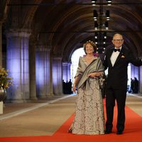 La Princesa Margarita de los Países Bajos y Pieter Van Vollenhoven en la cena previa a la abdicación de la Reina Beatriz de Holanda