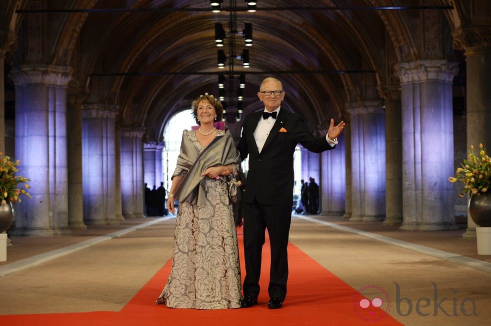 La Princesa Margarita de los Países Bajos y Pieter Van Vollenhoven en la cena previa a la abdicación de la Reina Beatriz de Holanda