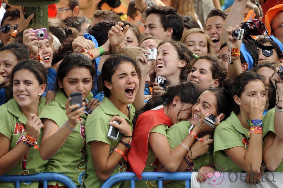 Fervientes seguidores del Papa lloran a su paso por Madrid