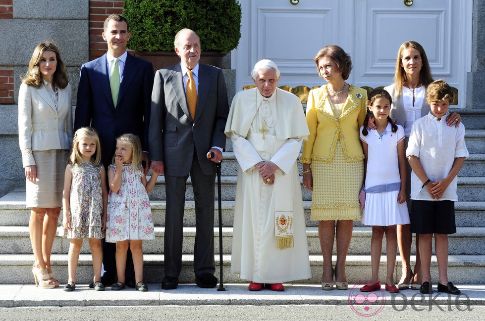 La Familia Real Española recibe al Papa Benedicto XVI en Zarzuela