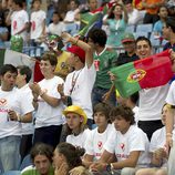 Público de las JMJ en el partido benéfico 'Gracias'