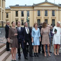 Los Príncipes de Suecia, Rosario Nadal, Marta Luisa y Ari Behn y Haakon y Mette Marit en el 10 aniversario de Haakon y Mette Marit