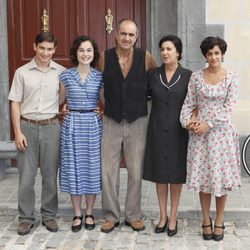 Nadia de Santiago, Joaquín Climent y Macarena García en la séptima temporada de 'Amar en tiempos revueltos'