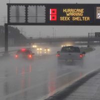 Las carreteras de la costa este se vacían ante la llegada de Irene