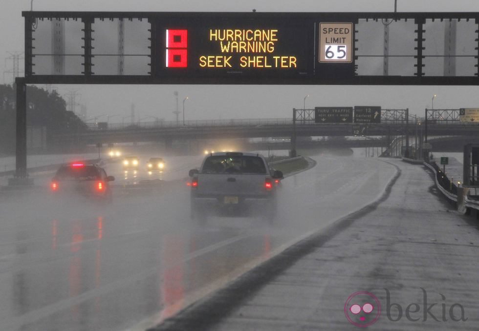 Las carreteras de la costa este se vacían ante la llegada de Irene