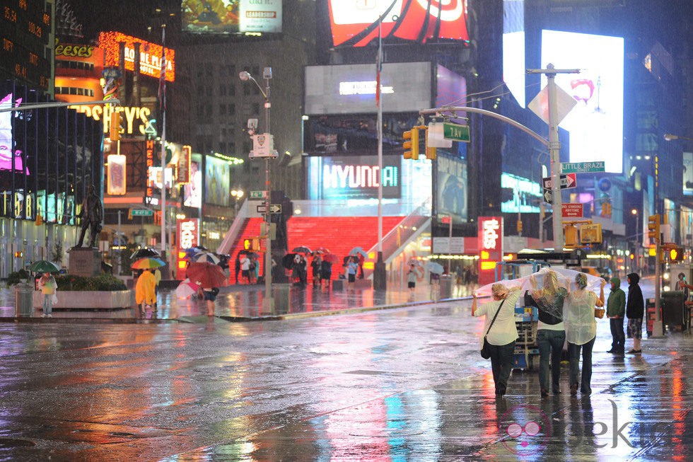 Times Square recibe al huracán Irene